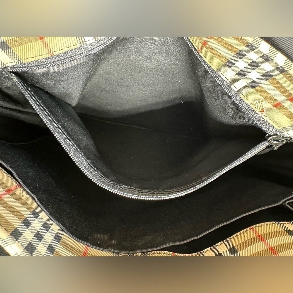 Burberrys Messenger Bag and Coin Purse Bundle - Picture 8 of 16
